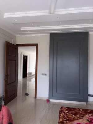 Room in 5 BHK Independent House at Aerocity – for Sale