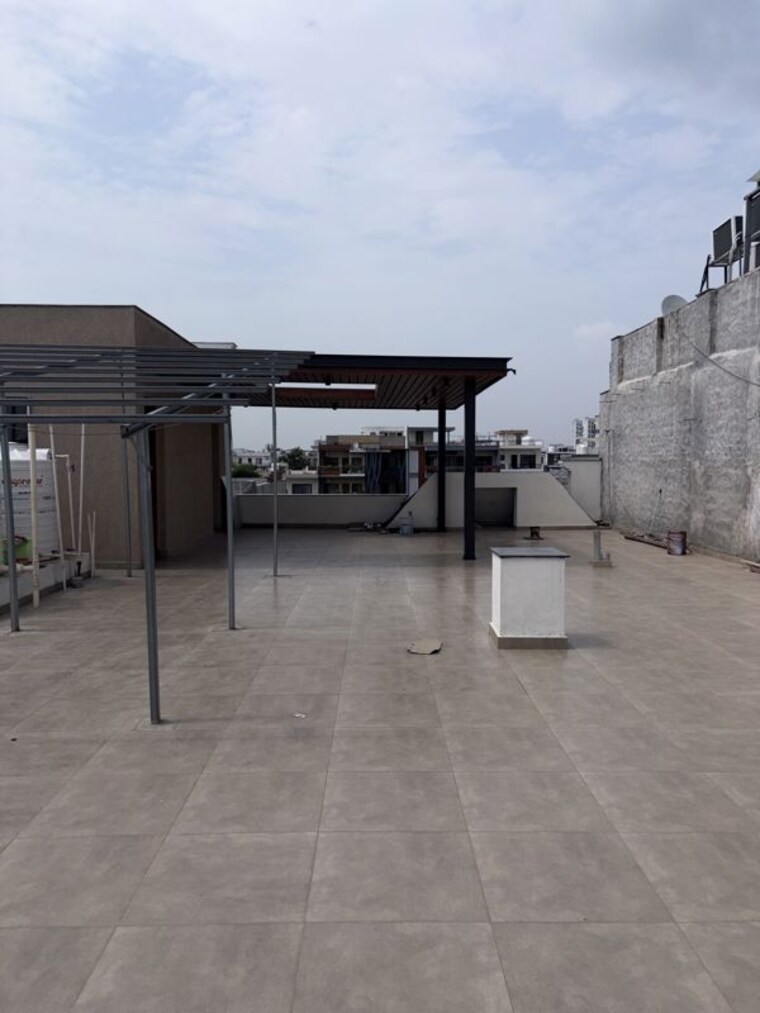 Terrace, aerocity 5 Bedroom 306 Sq.Yd. Independent House In Aerocity Mohali 10656733
