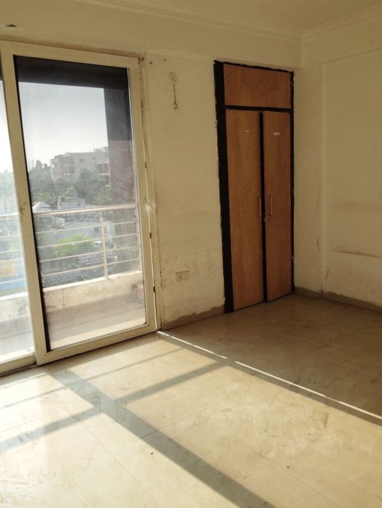 Room, silver-height Commercial Office Space 1600 Sq.Ft. In Mahanagar Lucknow 10691574