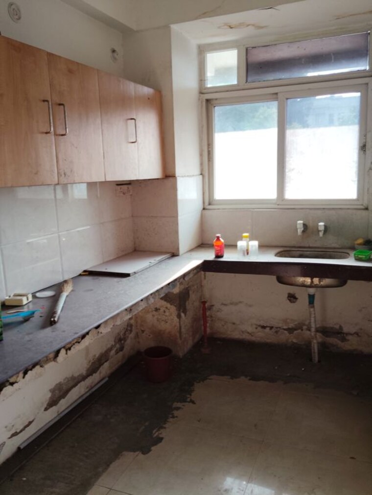 Kitchen, silver-height Commercial Office Space 1600 Sq.Ft. In Mahanagar Lucknow 10691574