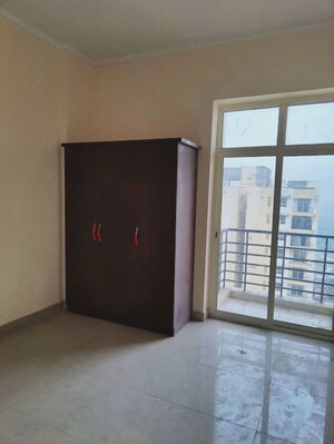 Room in 3 BHK Apartment at Assotech Windsor Court, Sector 78 – for Sale
