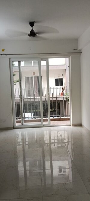 Building Lobby in 2.5 BHK Builder Floor at Smart World Gems, Sector 89 – for Rent