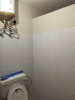 Furnished Amenities in 2.5 BHK Builder Floor at Smart World Gems, Sector 89 – for Rent