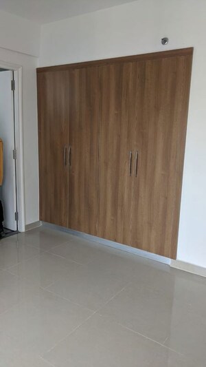 Room in 3 BHK Apartment at Sector 20 – for Sale