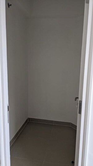 Room in 3 BHK Apartment at Sector 20 – for Sale
