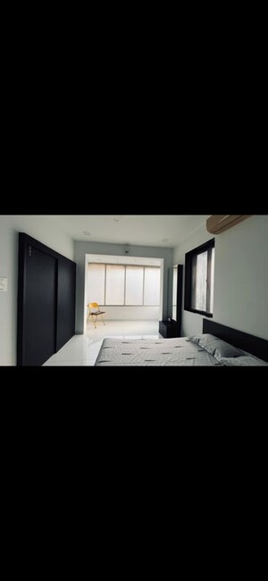 Room in 1 BHK Apartment at Shanti Niketan Mahim West, Mahim West – for Rent
