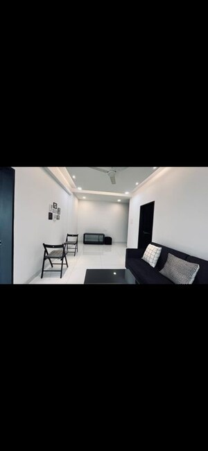 Team Area in 1 BHK Apartment at Shanti Niketan Mahim West, Mahim West – for Rent