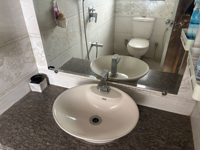 Bathroom, squarefeet-pradeep-chs 3 Bedroom 964 Sq.Ft. Apartment In Panch Pakhadi Thane 10691633