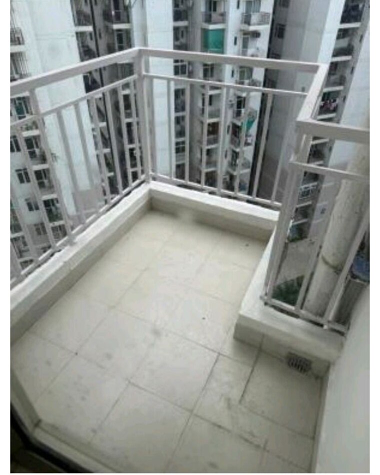 Balcony, suncity-avenue-76 2 Bedroom 735 Sq.Ft. Apartment In Sector 76 Gurgaon 10691639