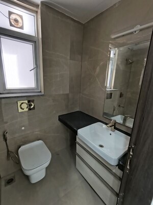 Furnished Amenities in 3 BHK Builder Floor at Smart World Orchard, Sector 61 – for Rent