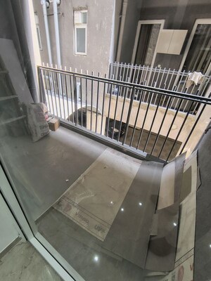 Balcony in 3 BHK Builder Floor at Smart World Orchard, Sector 61 – for Rent