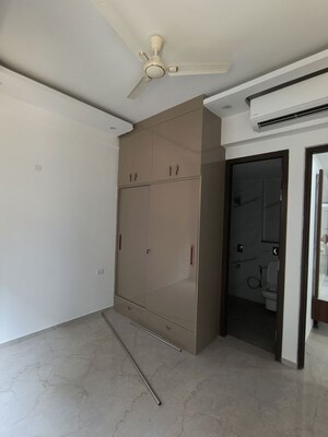 Kitchen in 3 BHK Builder Floor at Smart World Orchard, Sector 61 – for Rent