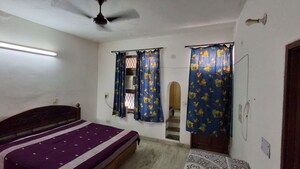Bedroom in 2 BHK Builder Floor at Sector 23 – for Rent