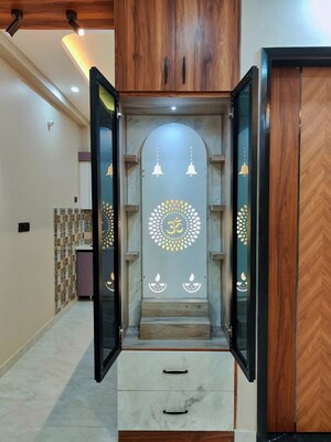 Furnished Amenities in 3 BHK Builder Floor at Govindpuram – for Sale