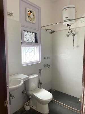 Bathroom in 2 BHK Apartment at DLF The Princeton Estate, Dlf Phase V – for Rent