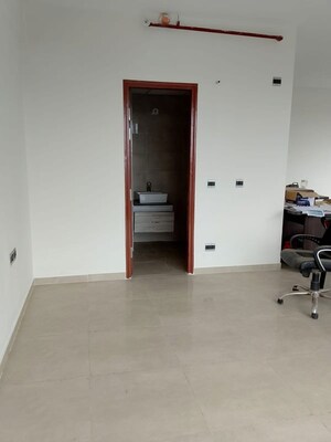 Room in  Office Space at Omaxe Hazratganj, Gomti Nagar – for Sale
