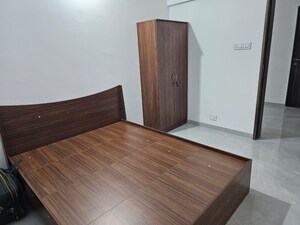 Room in 2 BHK Apartment at Oxy Beaumonde, Viman Nagar – for Rent