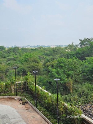 Plot Area in 2 BHK Apartment at Oxy Beaumonde, Viman Nagar – for Rent