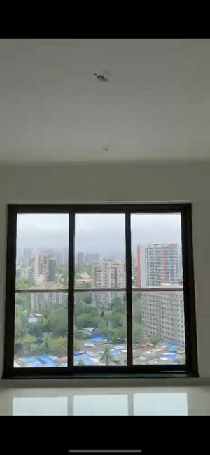 Room in 2 BHK Apartment at Naman Habitat, Andheri West – for Rent