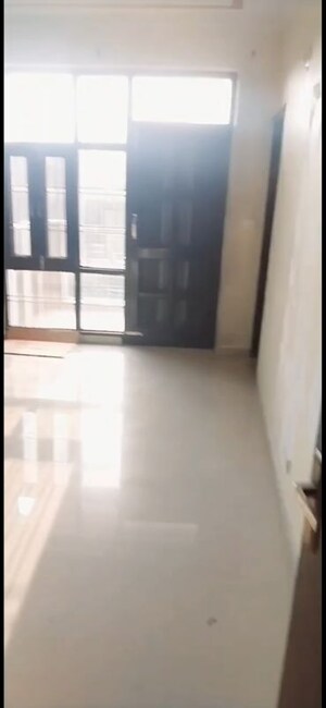 Room in 3 BHK Apartment at Omaxe Heights, Sector 86 – for Rent