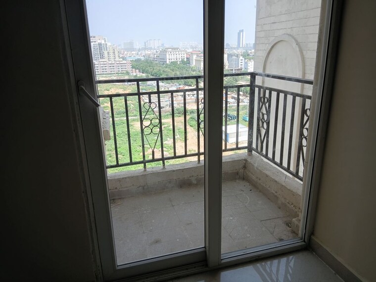 Balcony, signature-global-prime 2 Bedroom 800 Sq.Ft. Apartment In Sector 63a Gurgaon 10691825