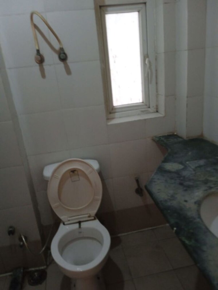 Bathroom, bptp-princess-park 2 Bedroom 1261 Sq.Ft. Apartment In Sector 86 Faridabad 10691847