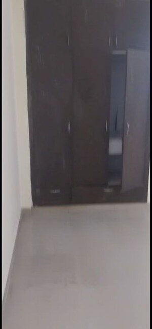 Furnished Amenities in 2 BHK Apartment at Omaxe Heights, Sector 86 – for Rent