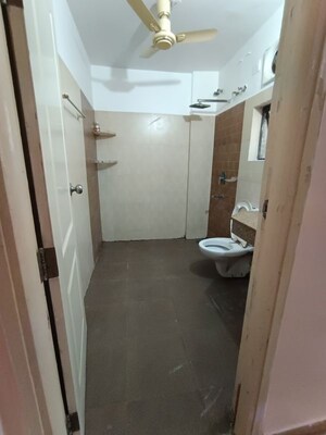 Bathroom in 3 BHK Apartment at Umang Summer Palms, Sector 86 – for Rent