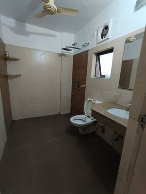 Team Area in 3 BHK Apartment at Umang Summer Palms, Sector 86 – for Rent