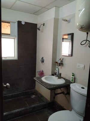 Bathroom in 2.5 BHK Apartment at Supertech Ecociti, Sector 137 – for Rent
