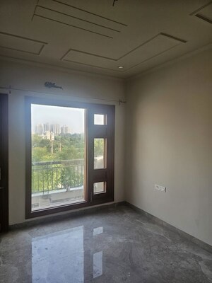 Master Bedroom in 1 BHK Independent House at Sector 14 – for Rent