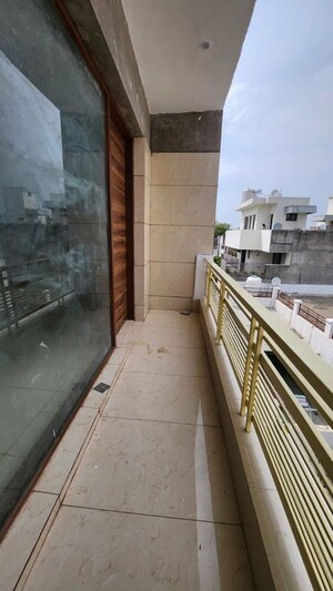 Balcony in 1 RK Builder Floor at Sector 4 – for Rent