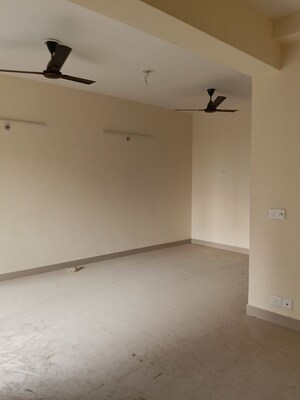 Room in 2.5 BHK Apartment at Today Ridge Residency, Sector 135 – for Sale