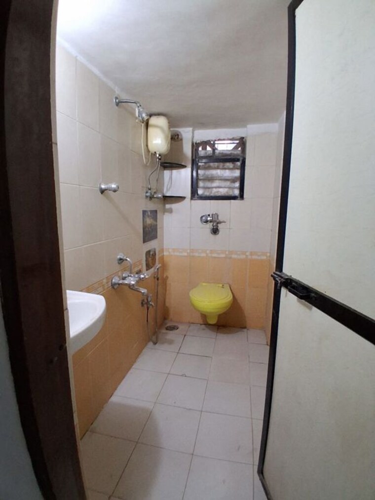 Bathroom, chembur-abhay-chs-ltd 2 Bedroom 650 Sq.Ft. Apartment In Tilak Nagar Mumbai 10692035