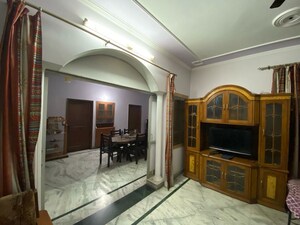Parking in 3 BHK Independent House at Sector 49 – for Rent