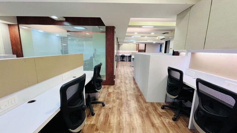 Team Area, lower parel Commercial Office Space 580 Sq.Ft. In Lower Parel Mumbai 10689820
