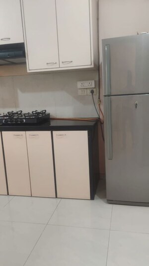Room in 3 BHK Apartment at Hiranandani Heritage Tower, Powai – for Sale