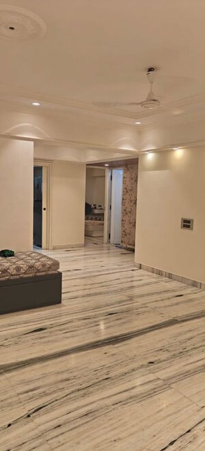 Room in 2 BHK Apartment at Mumbai Central Suburbs – for Rent