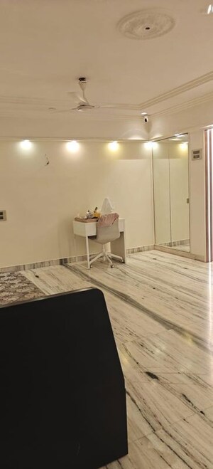 Bedroom in 2 BHK Apartment at Mumbai Central Suburbs – for Rent