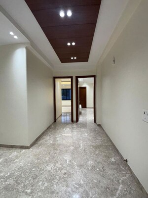 Room in 4 BHK Penthouse at South Extension ii – for Rent
