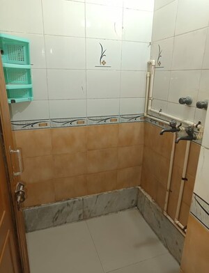 Bathroom in 1 BHK Builder Floor at Mukherjee Nagar – for Rent