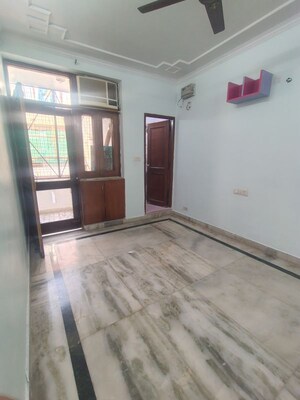 Furnished Amenities in 3 BHK Builder Floor at Malviya Nagar – for Rent