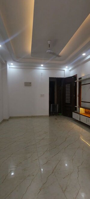 Room in 2 BHK Independent House at RWA Apartments, Sector 31 – for Rent