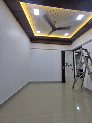 Room in 1 BHK Apartment at Malad East – for Rent