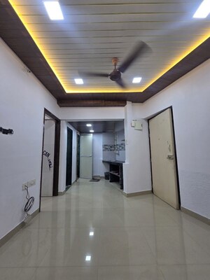 Room in 1 BHK Apartment at Malad East – for Rent