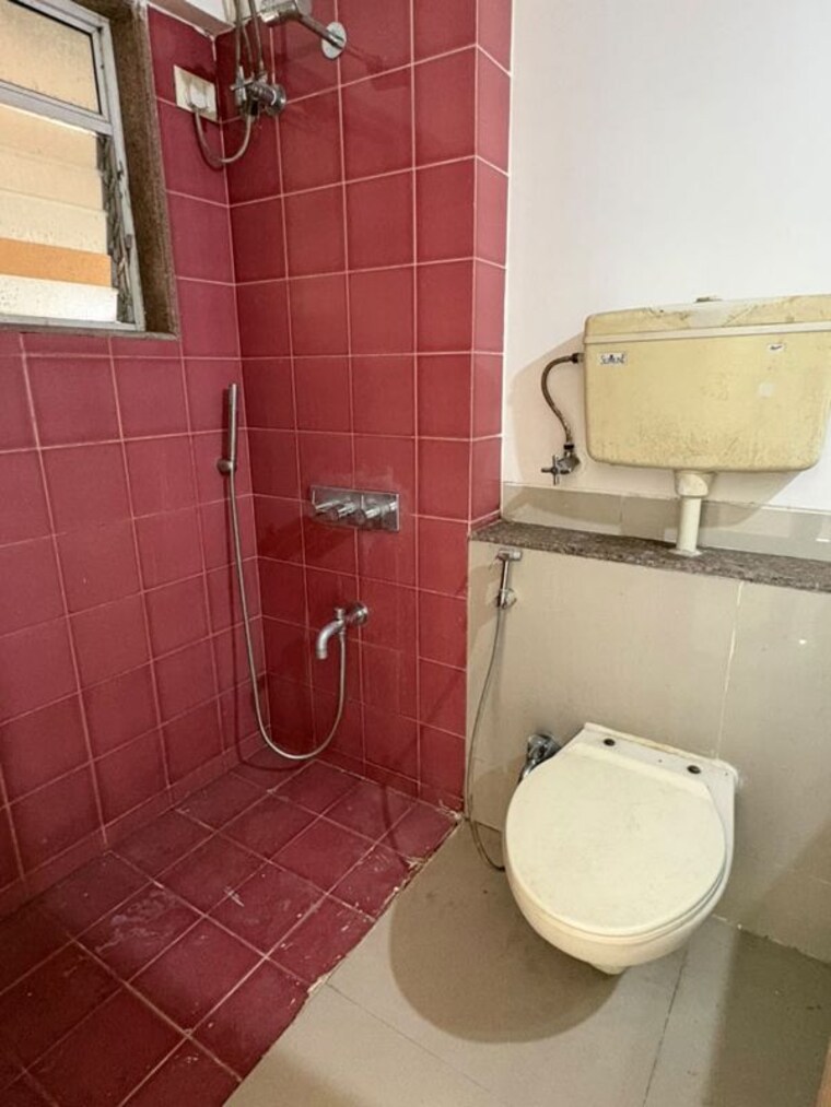 Bathroom, kanakia-spaces-niharika 2.5 Bedroom 900 Sq.Ft. Apartment In Manpada Thane 10692165