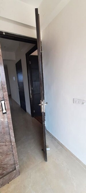 Building Lobby in 3 BHK Builder Floor at Signature Global Park 4 and 5, Sohna Sector 36 – for Rent