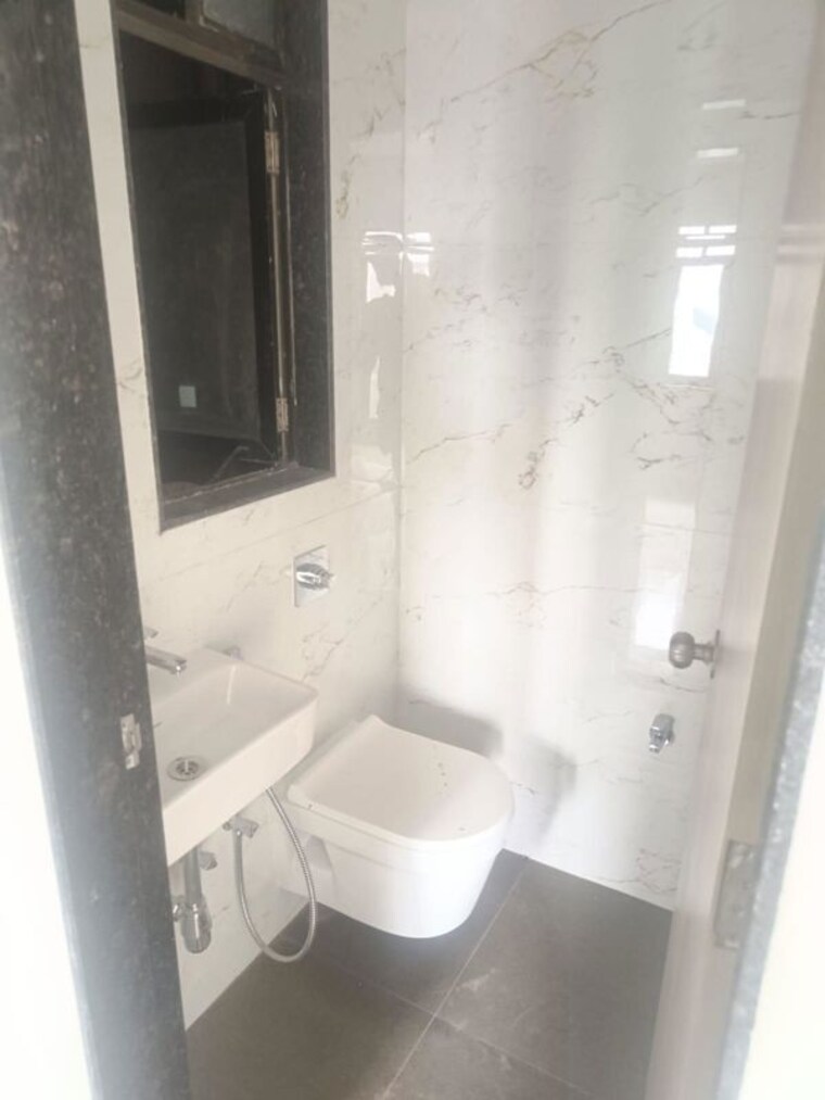 Bathroom, mumbai central suburbs 2 Bedroom 890 Sq.Ft. Apartment In Mumbai Central Suburbs Mumbai 10692123