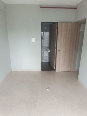 Room in 2 BHK Apartment at Mumbai Central Suburbs – for Rent