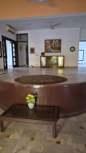 Living Room in 3.5 BHK Villa at Sainik Farm – for Rent